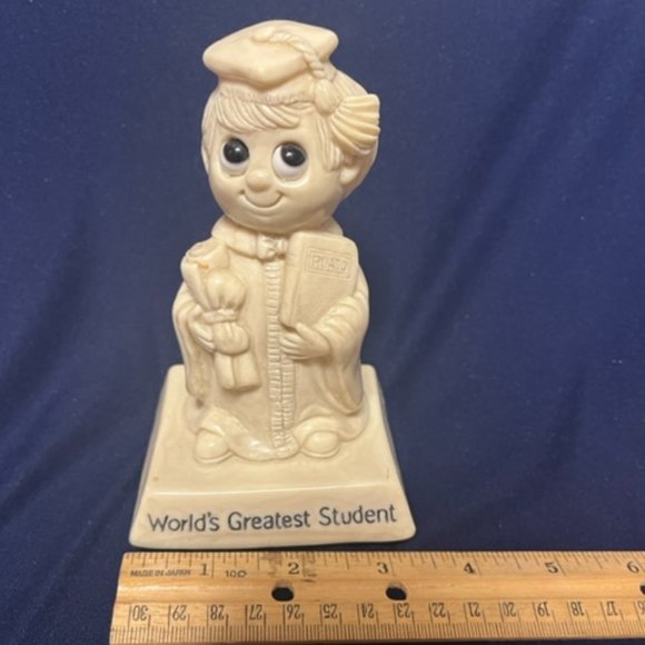 VTG "World's Greatest Student" Statue Cap Gown Diploma Plate Book 1976 - Picture 8 of 12